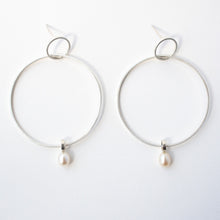 Load image into Gallery viewer, Pearl Hoops
